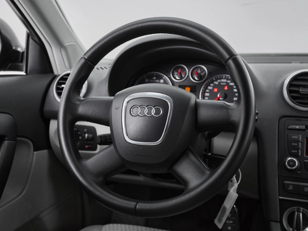 Audi A3, II (8P) Рестайлинг 2 фото №10