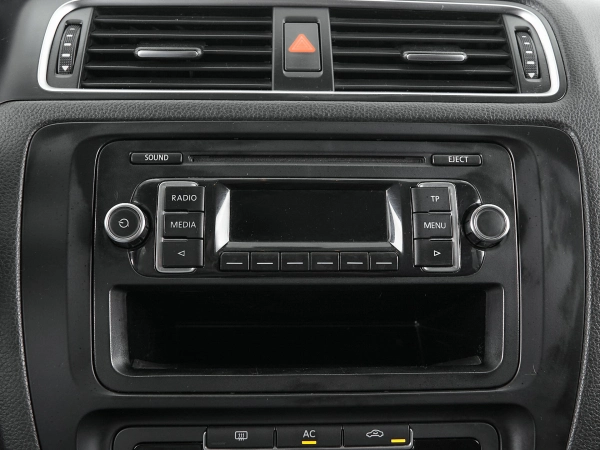 Volkswagen Jetta, VI фото №12