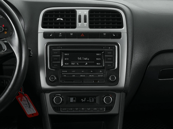 Volkswagen Polo, V Рестайлинг фото №15