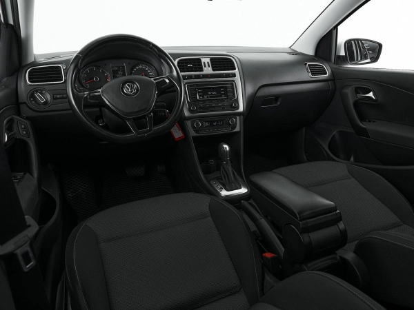 Volkswagen Polo, V Рестайлинг фото №8