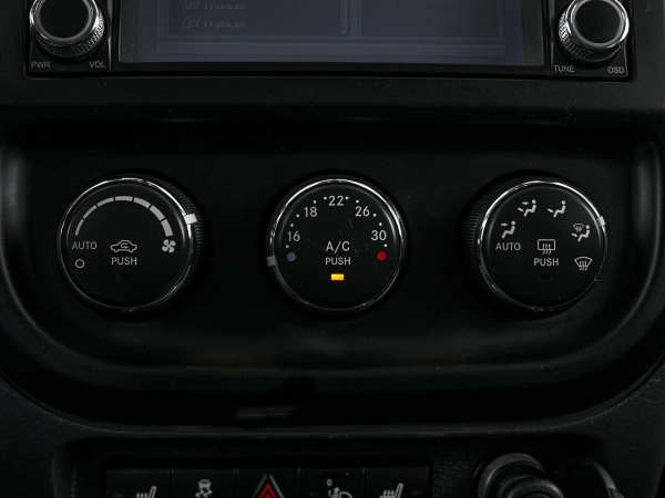 Jeep Compass, I Рестайлинг фото №17