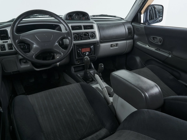 Mitsubishi Pajero Sport, I Рестайлинг фото №7