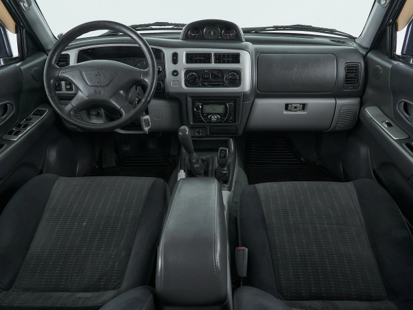 Mitsubishi Pajero Sport, I Рестайлинг фото №8