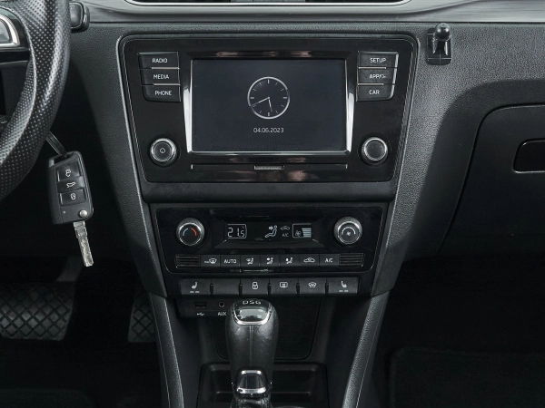 Skoda Rapid, I Рестайлинг фото №13