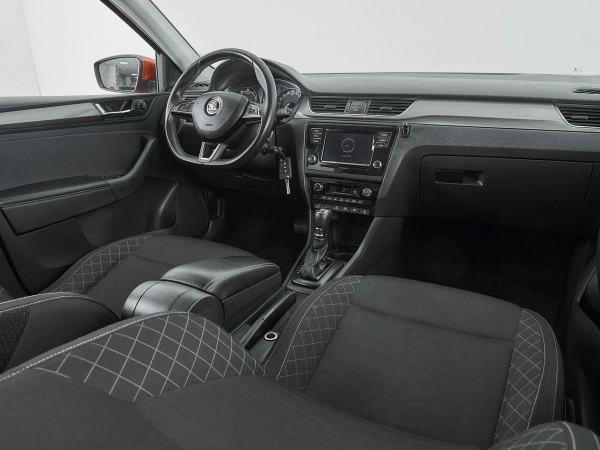 Skoda Rapid, I Рестайлинг фото №9