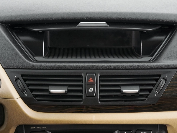 BMW X1, I (E84) фото №13
