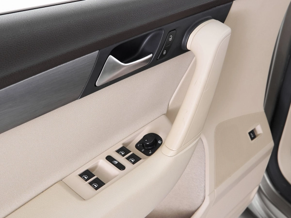 Volkswagen Passat, B7 фото №10