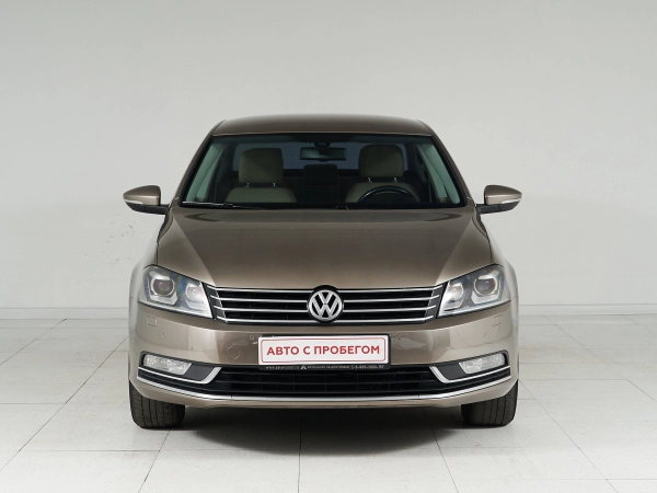 Volkswagen Passat, B7 фото №2