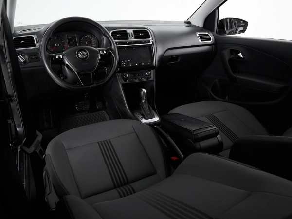 Volkswagen Polo, V Рестайлинг фото №7