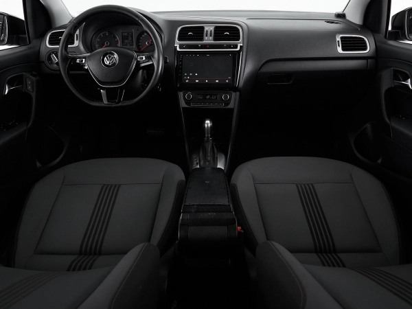 Volkswagen Polo, V Рестайлинг фото №8