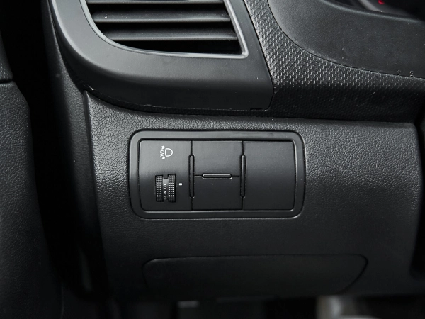 Hyundai Solaris, I фото №10