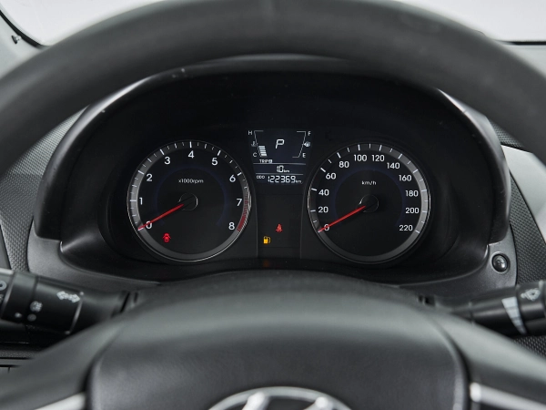 Hyundai Solaris, I фото №11