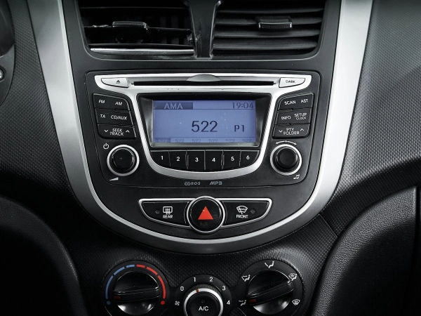 Hyundai Solaris, I фото №13