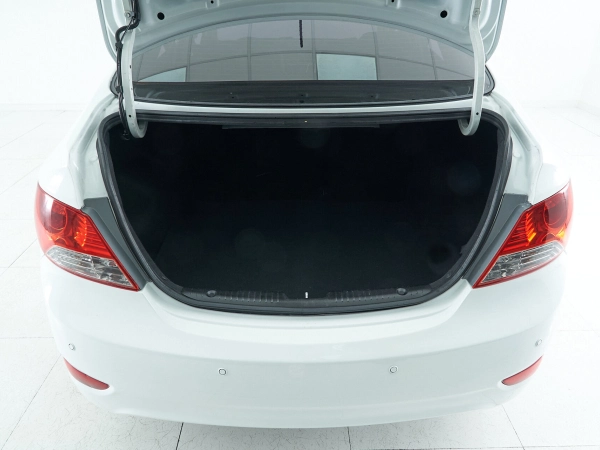 Hyundai Solaris, I фото №15