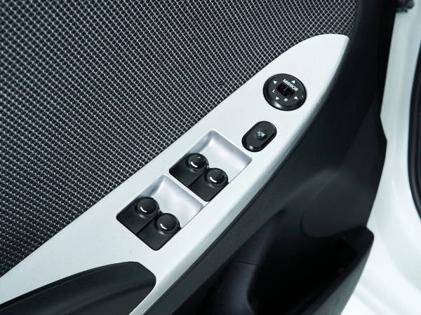 Hyundai Solaris, I фото №9