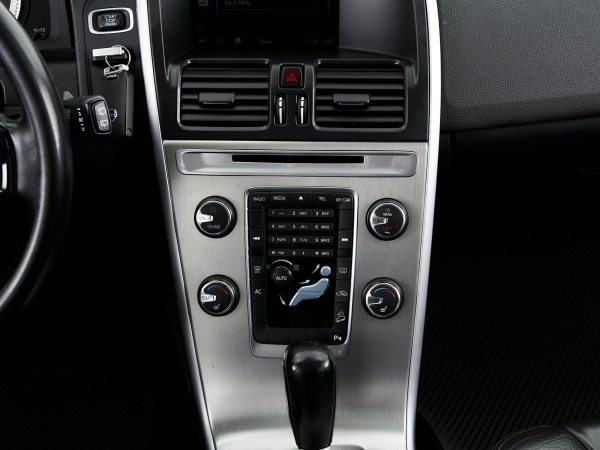 Volvo XC60, I фото №11