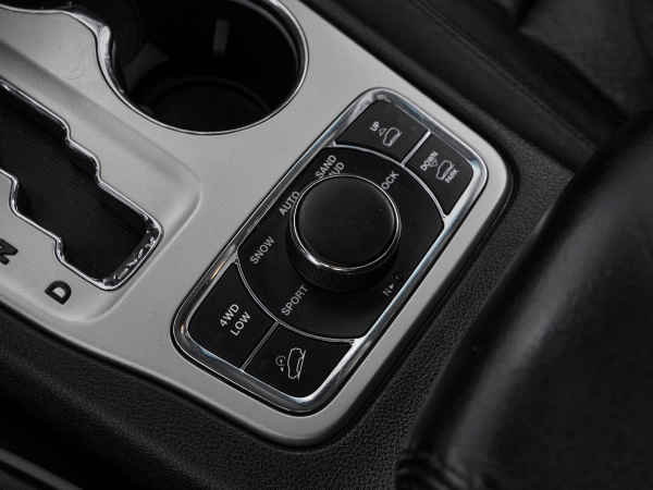 Jeep Grand Cherokee, IV (WK2) фото №17