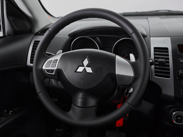 Mitsubishi Outlander, II Рестайлинг фото №17