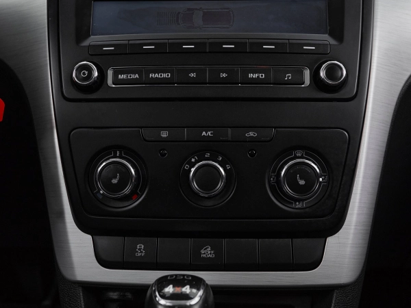 Skoda Yeti, I Рестайлинг фото №14