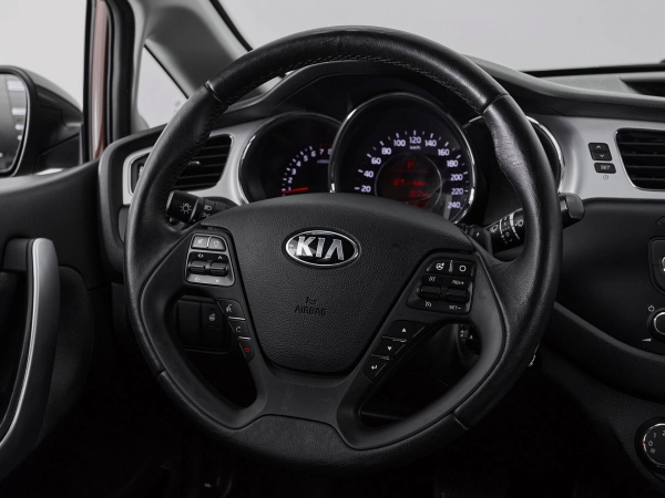 Kia Ceed, II фото №9