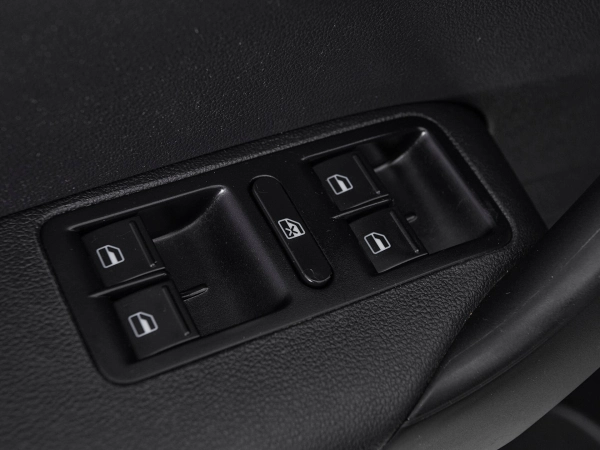Volkswagen Polo, V Рестайлинг фото №13