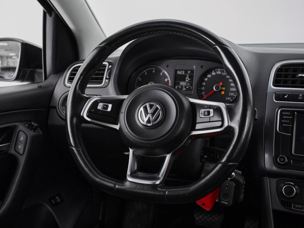 Volkswagen Polo, V Рестайлинг фото №10