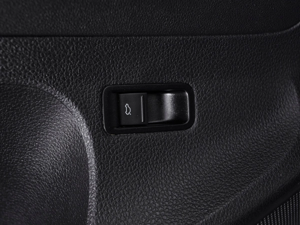 Volkswagen Polo, V Рестайлинг фото №14