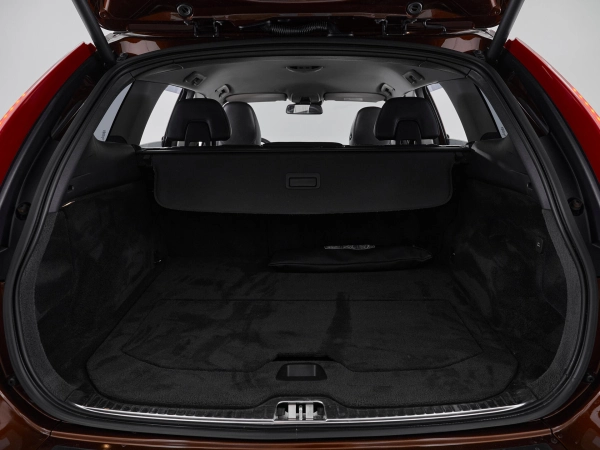 Volvo XC60, I Рестайлинг фото №19