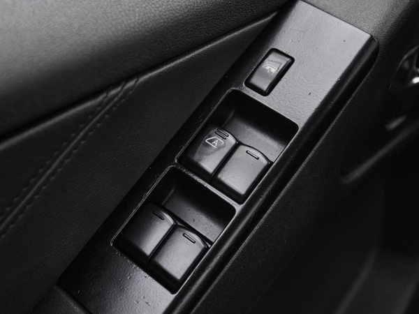 Nissan Pathfinder, III фото №12