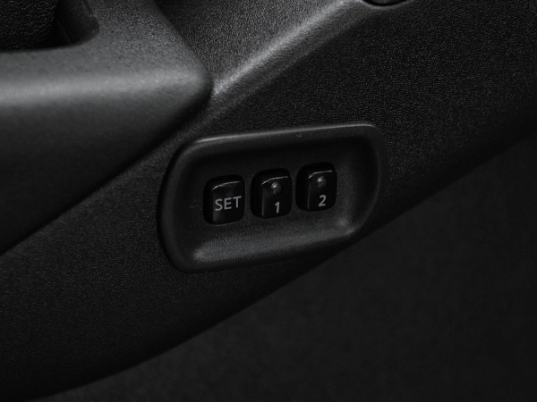 Nissan Pathfinder, III фото №13