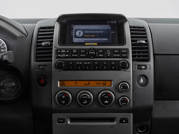 Nissan Pathfinder, III фото №16