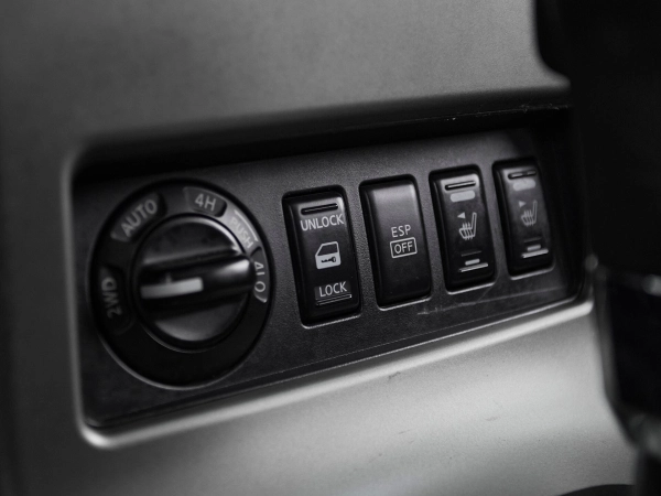 Nissan Pathfinder, III фото №17