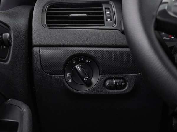 Volkswagen Jetta, VI Рестайлинг фото №11