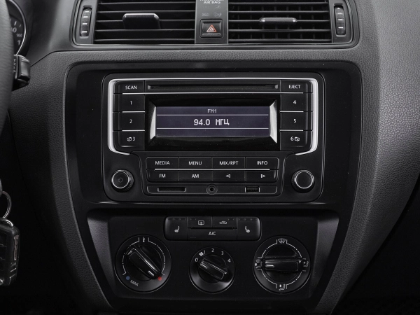 Volkswagen Jetta, VI Рестайлинг фото №14