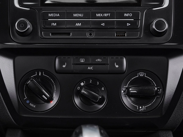 Volkswagen Jetta, VI Рестайлинг фото №15