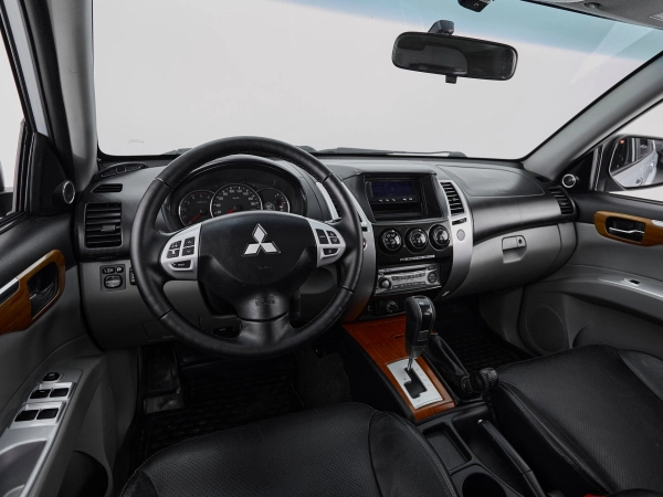 Mitsubishi Pajero Sport, II фото №7