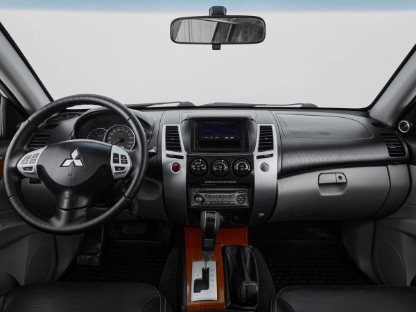 Mitsubishi Pajero Sport, II фото №8