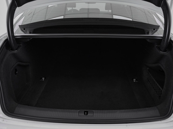 Audi A4, V (B9) фото №26