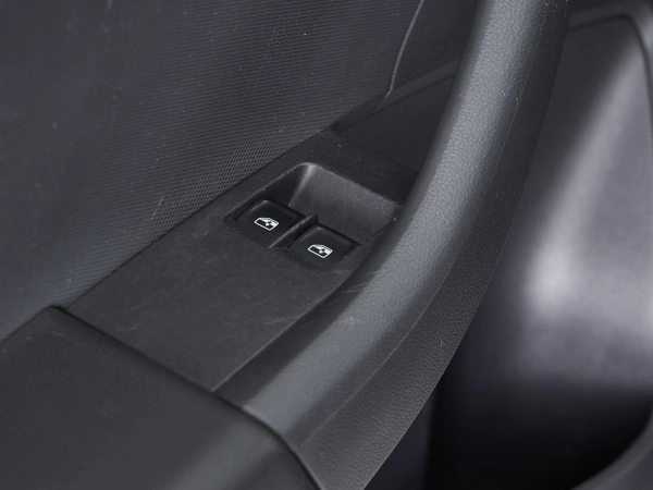 Skoda Rapid, I фото №12