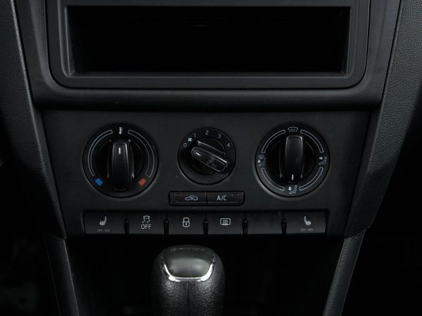 Skoda Rapid, I фото №15