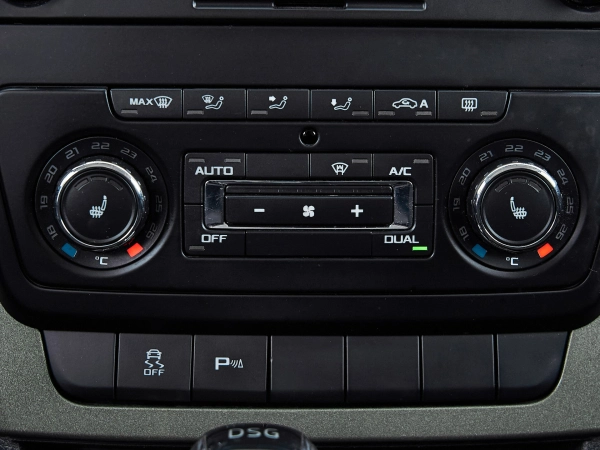 Skoda Yeti, I Рестайлинг фото №15