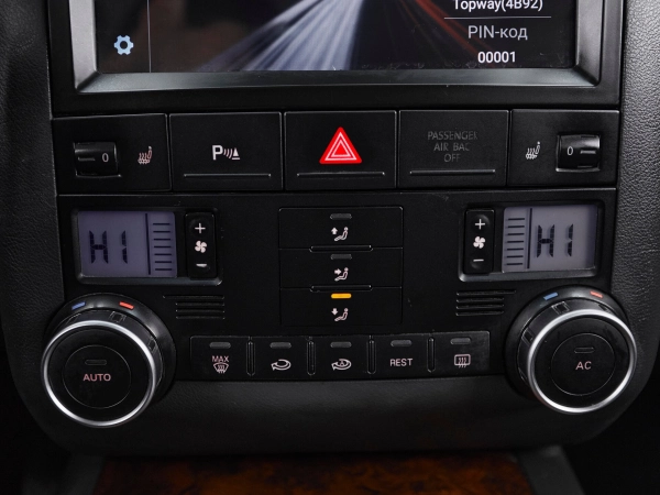 Volkswagen Touareg, I Рестайлинг фото №13