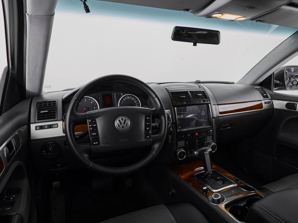 Volkswagen Touareg, I Рестайлинг фото №7