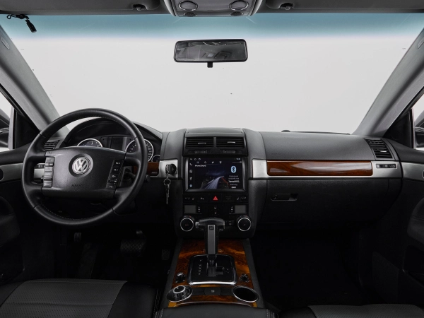 Volkswagen Touareg, I Рестайлинг фото №8
