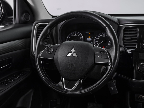 Mitsubishi Outlander, III Рестайлинг 2 фото №19