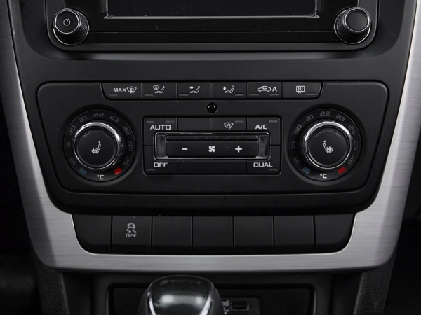 Skoda Yeti, I Рестайлинг фото №15