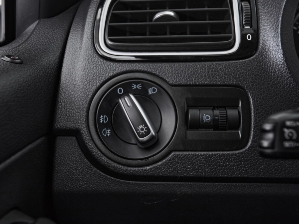 Volkswagen Polo, V Рестайлинг фото №11