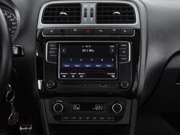 Volkswagen Polo, V Рестайлинг фото №16