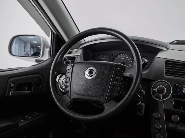SsangYong Kyron, I Рестайлинг фото №10