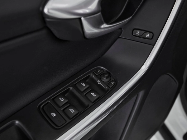 Volvo XC60, I Рестайлинг фото №12